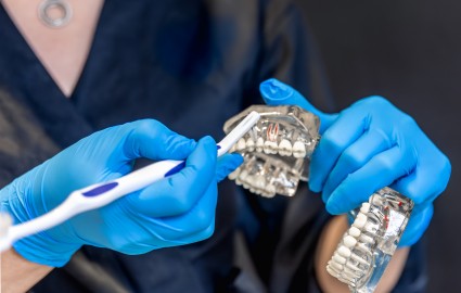 Implantate Dortmund – feste Zähne, mehr Lebensqualität und ein neues Lächeln